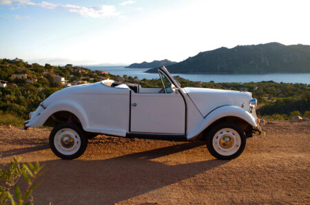 2 CV Hoffmann à Santa Giulia